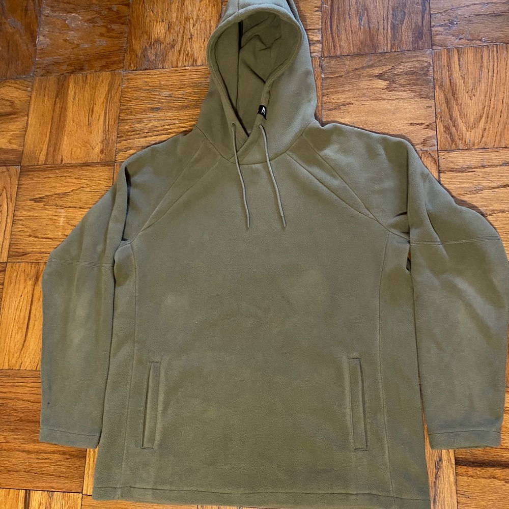 Gym shark fleece pullover